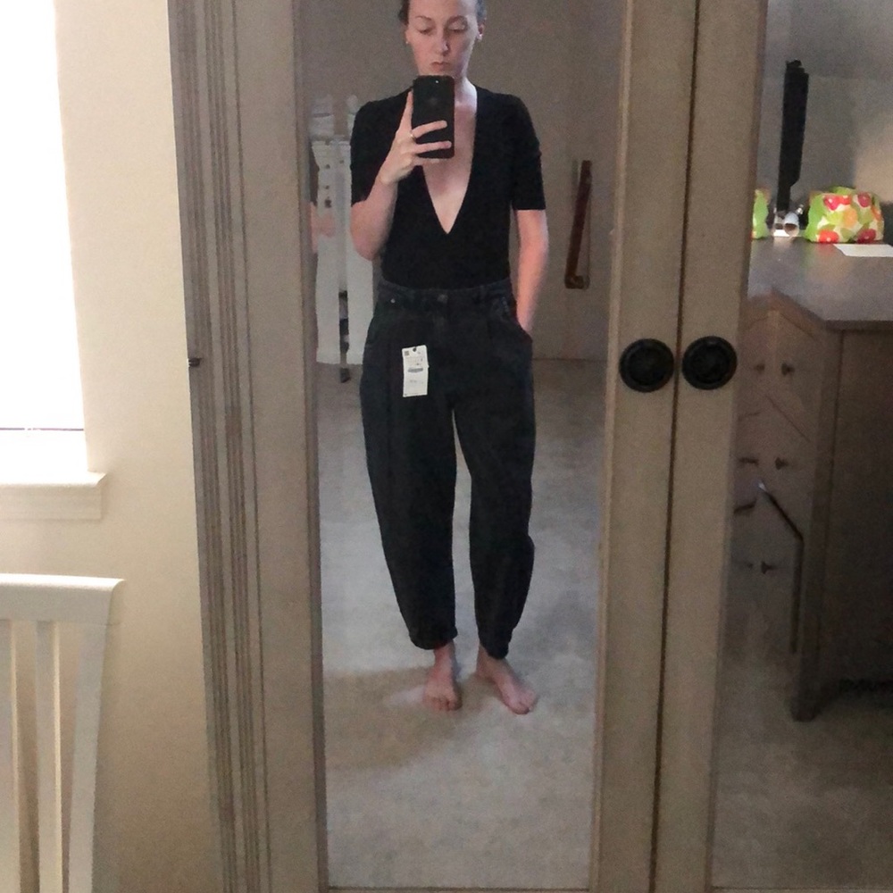 NWOT. F21 Short Sleeve Deep Vneck Bodysuit